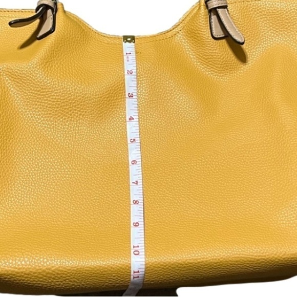 Tutilo New York Mustard Colored Shoulder Tote Bag - Picture 14 of 15